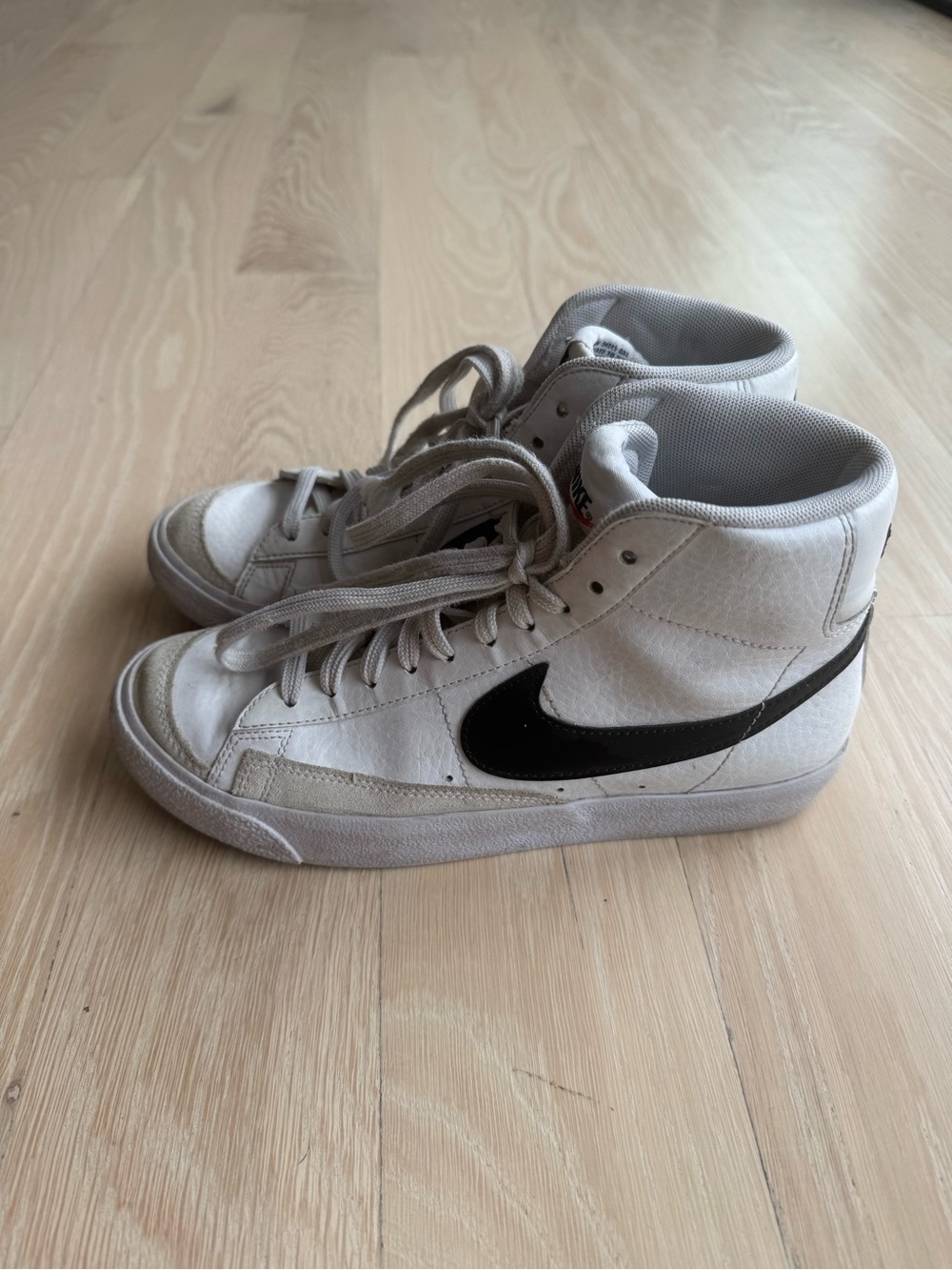 Nike Blazer Mid Vintage Leather Sneakers - White with Black Swoosh 5.5